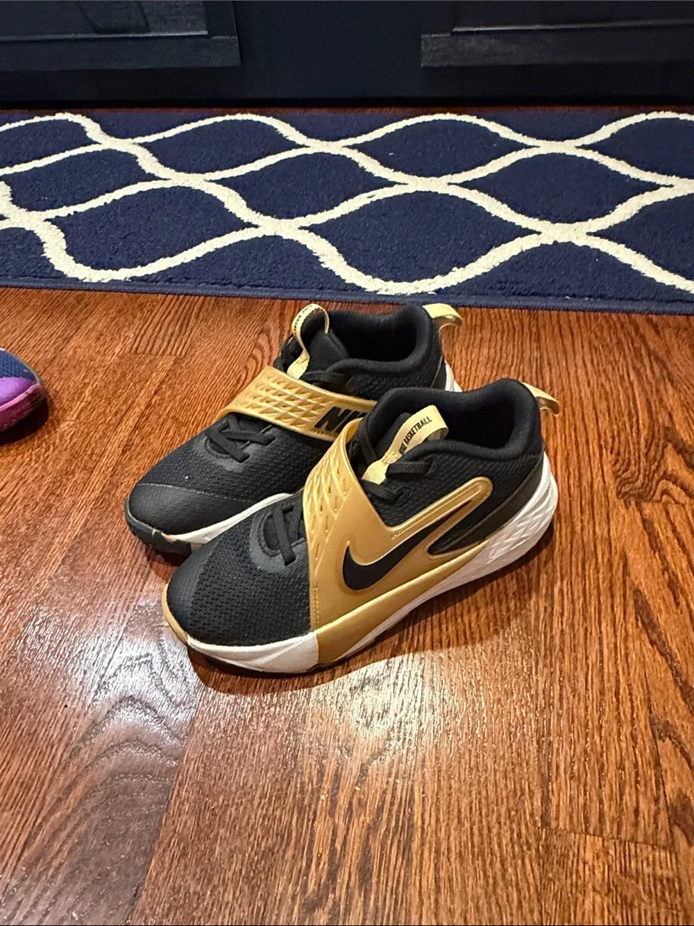 Nike Kids Black and Gold Hook-and-Loop Sneakers